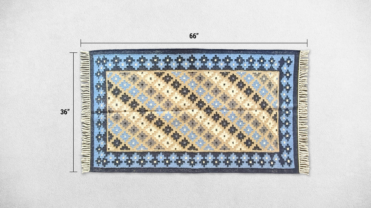 Blue and Beige Leher
